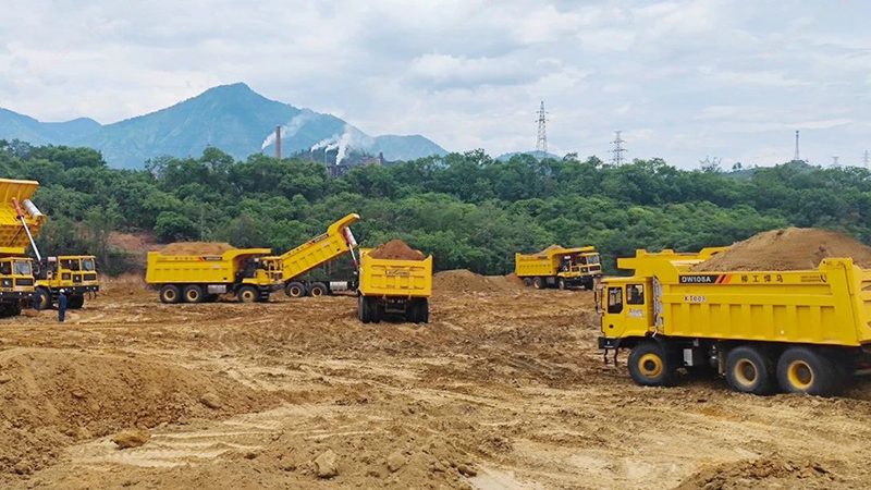成都挖掘机台班费报价：揭秘影响价格的关键因素**